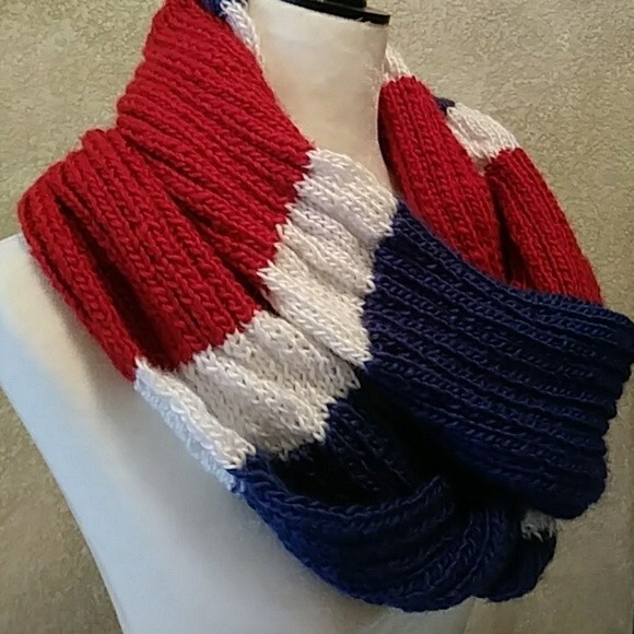 Infinity Scarf Wrap Handmade NEW - Picture 3 of 5